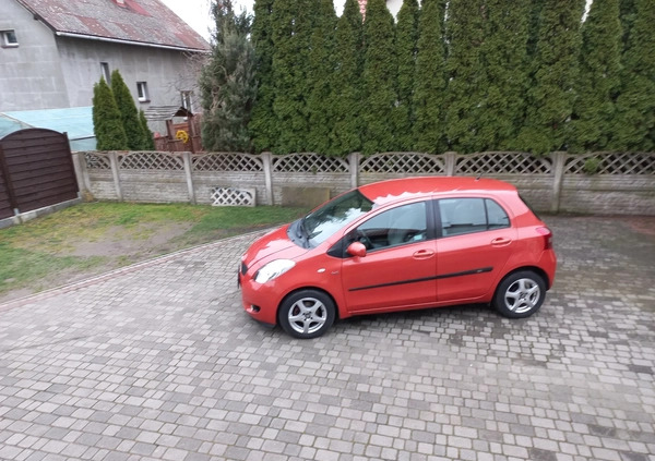 Toyota Yaris cena 16900 przebieg: 210442, rok produkcji 2006 z Witkowo małe 172